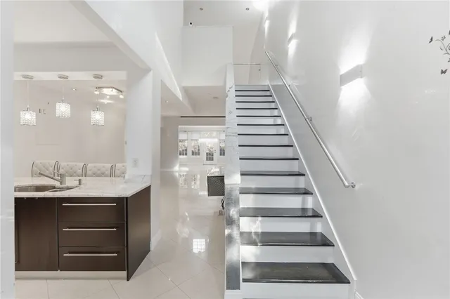 $599,900 | 315 Old River Road, Unit 20, Lincoln, RI 02838