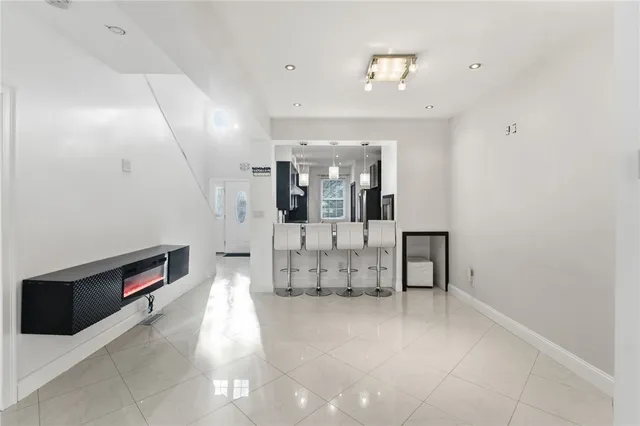 $599,900 | 315 Old River Road, Unit 20, Lincoln, RI 02838