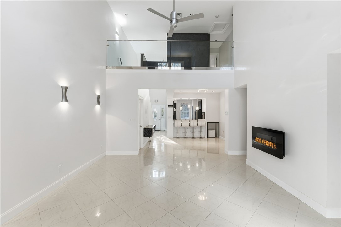 315 Old River Road, Unit 20 Lincoln, RI 02838 - Photo 9 of 42 GREAT ROOM