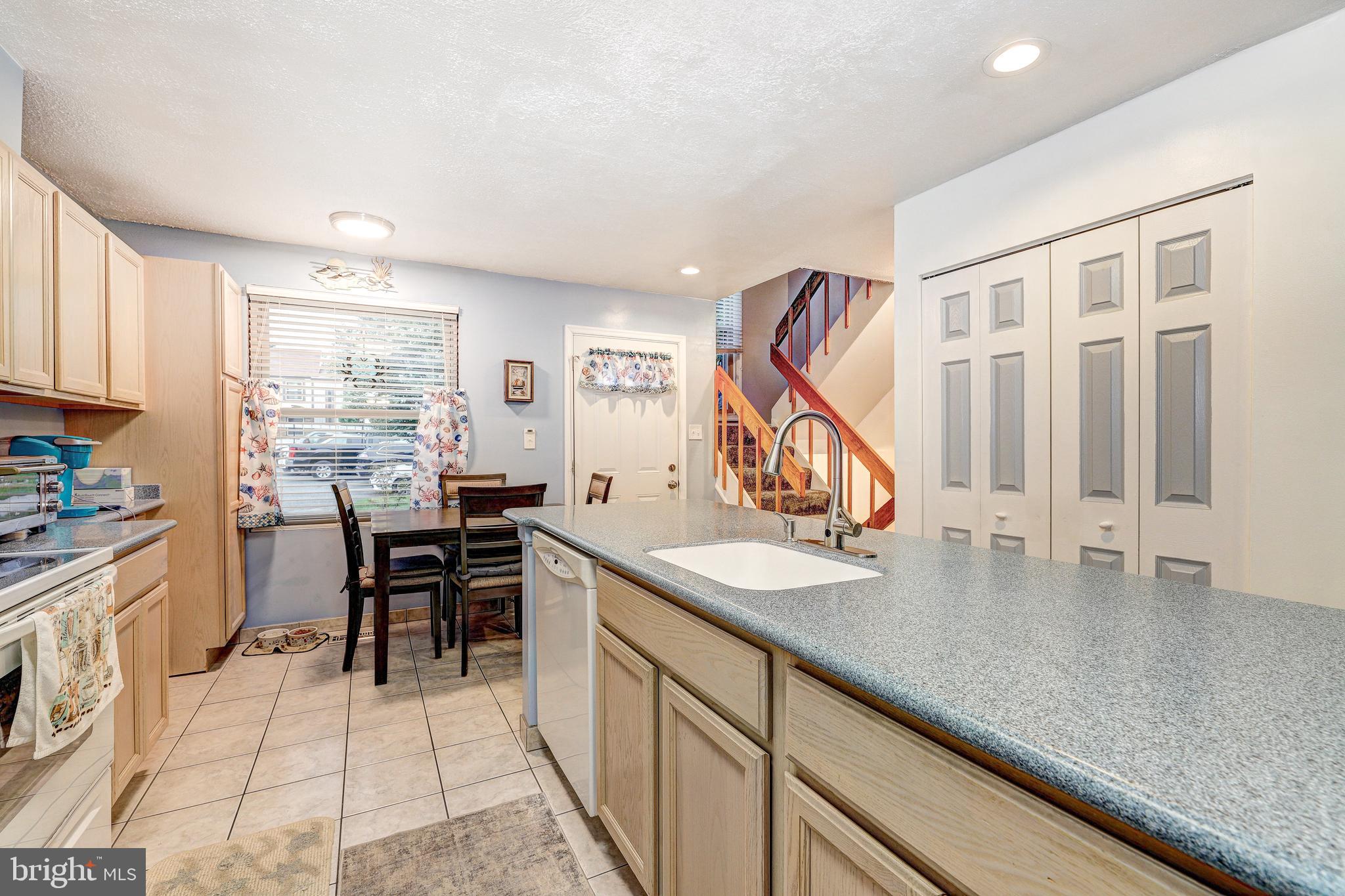44 Helmsman Court Baltimore, MD 21221 - Photo 6 of 43 Gallery Image 6
