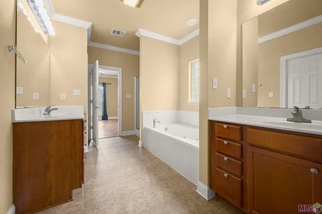 $289,000 | 11414 Pleasant Knoll Drive, Denham Springs, LA 70726