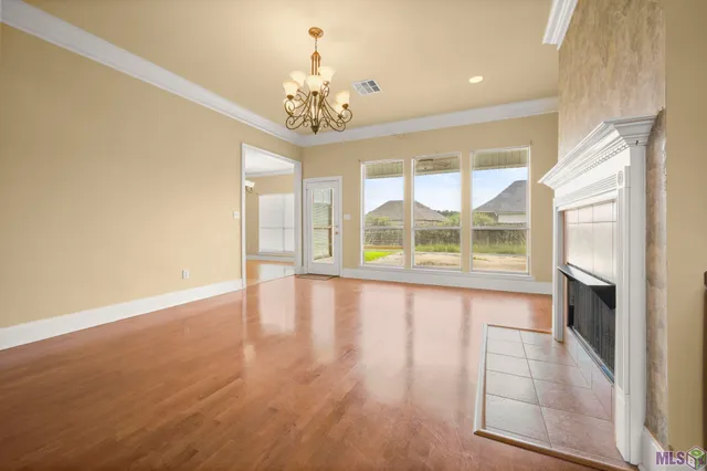 $289,000 | 11414 Pleasant Knoll Drive, Denham Springs, LA 70726