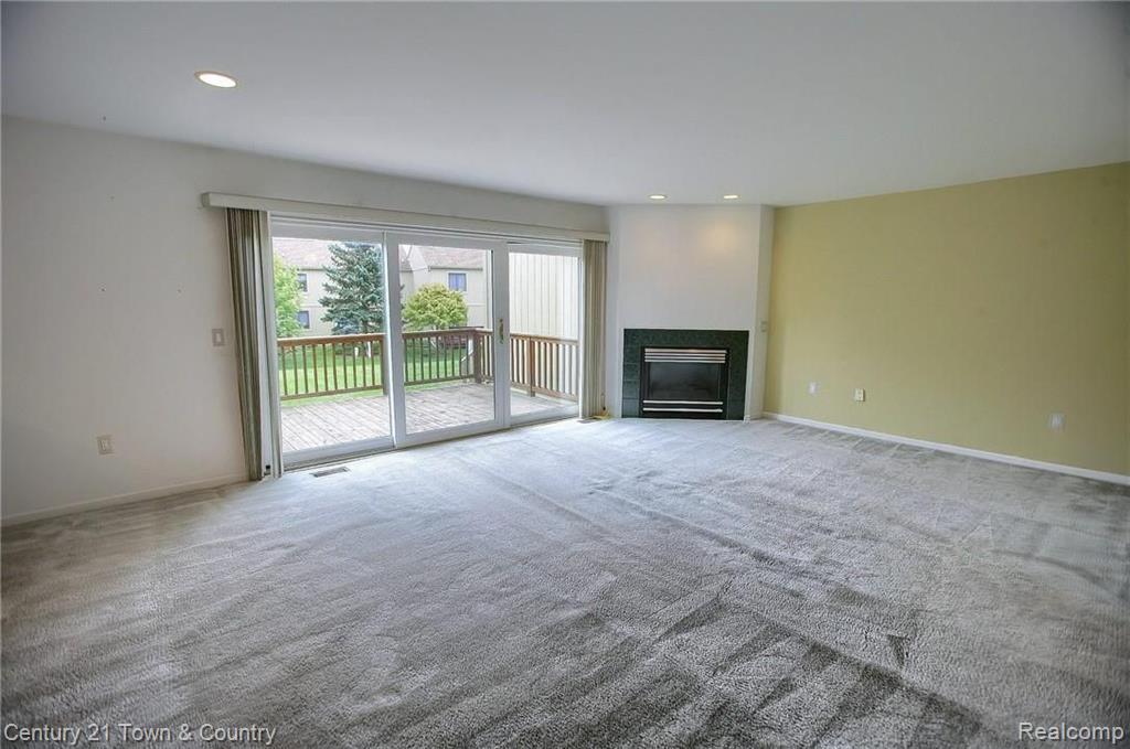 2187 Crystal Drive Rochester Hills, MI 48309 - Photo 14 of 32