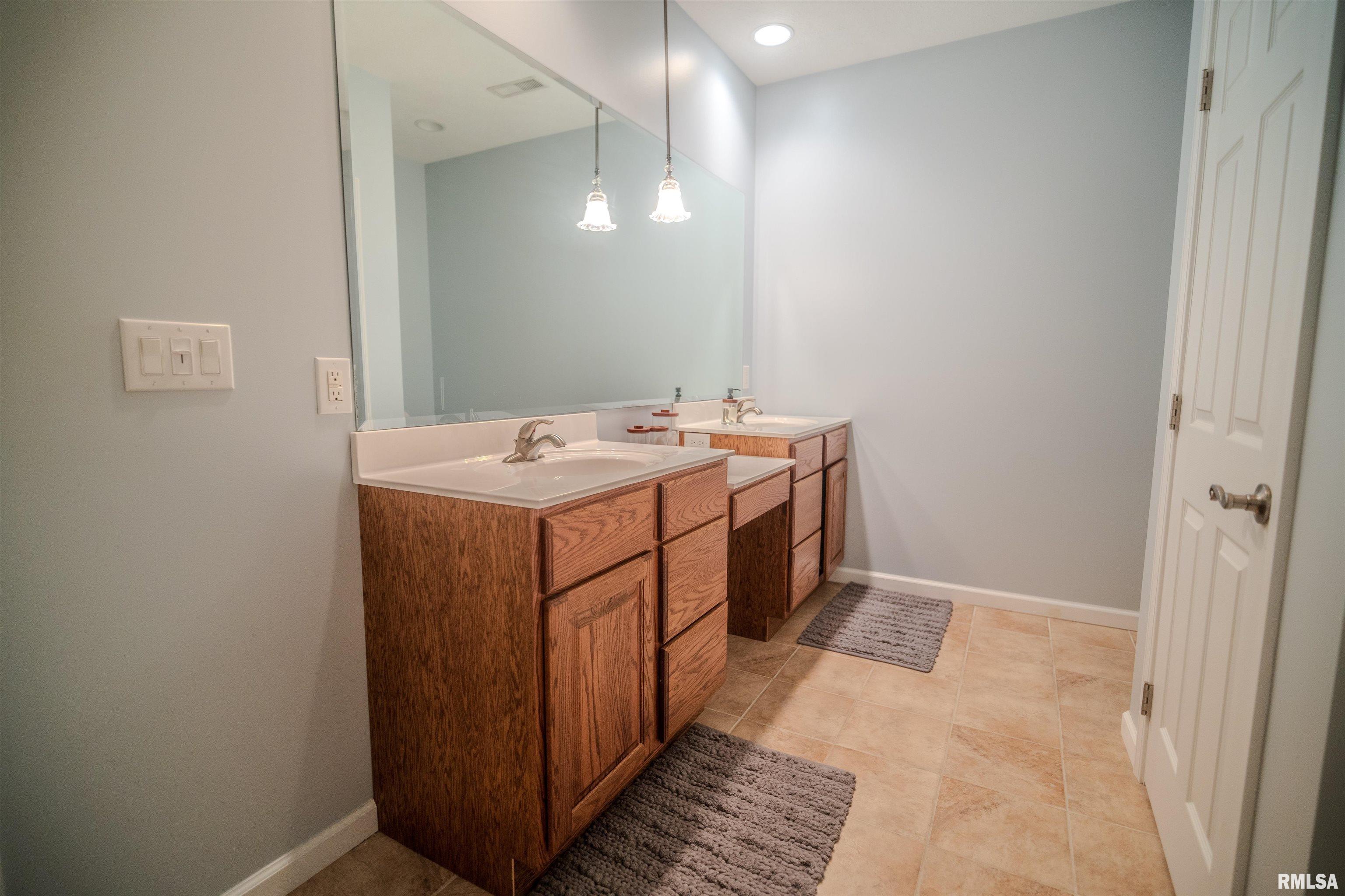 128 Covered Bridge Road Carbondale, IL 62902 - Photo 20 of 52