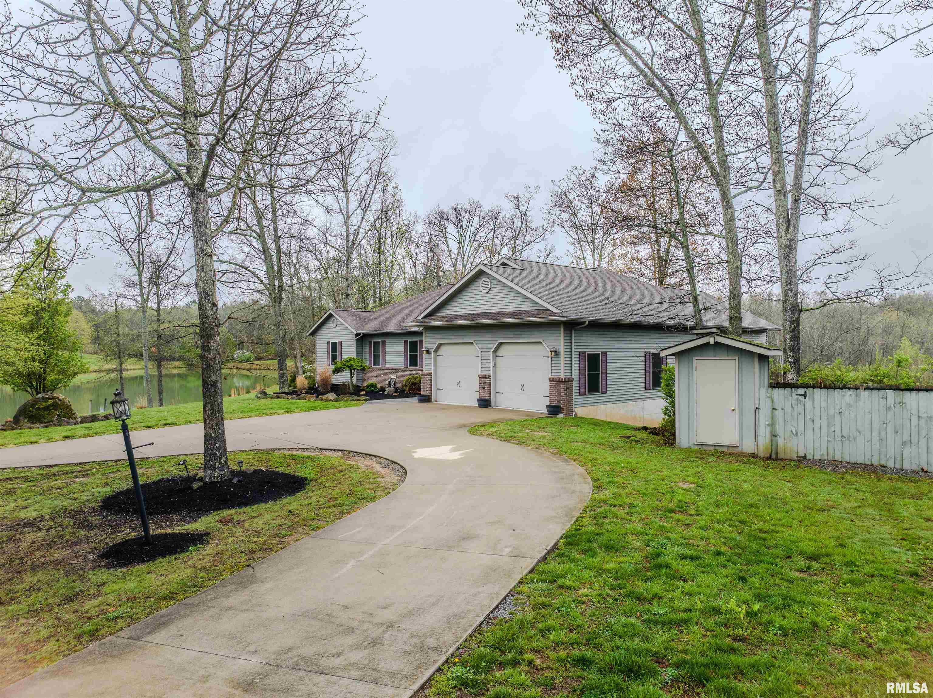 128 Covered Bridge Road Carbondale, IL 62902 - Photo 3 of 52