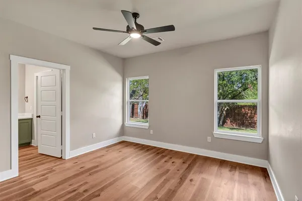 $1,950 | 807 Branding Iron Trail, Granbury, TX 76049