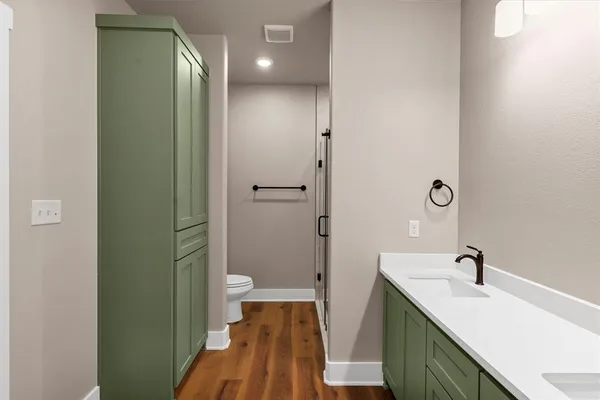 $1,950 | 807 Branding Iron Trail, Granbury, TX 76049