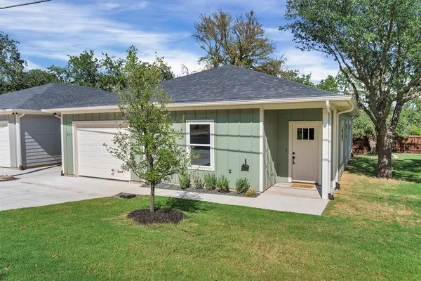 $1,950 | 807 Branding Iron Trail, Granbury, TX 76049