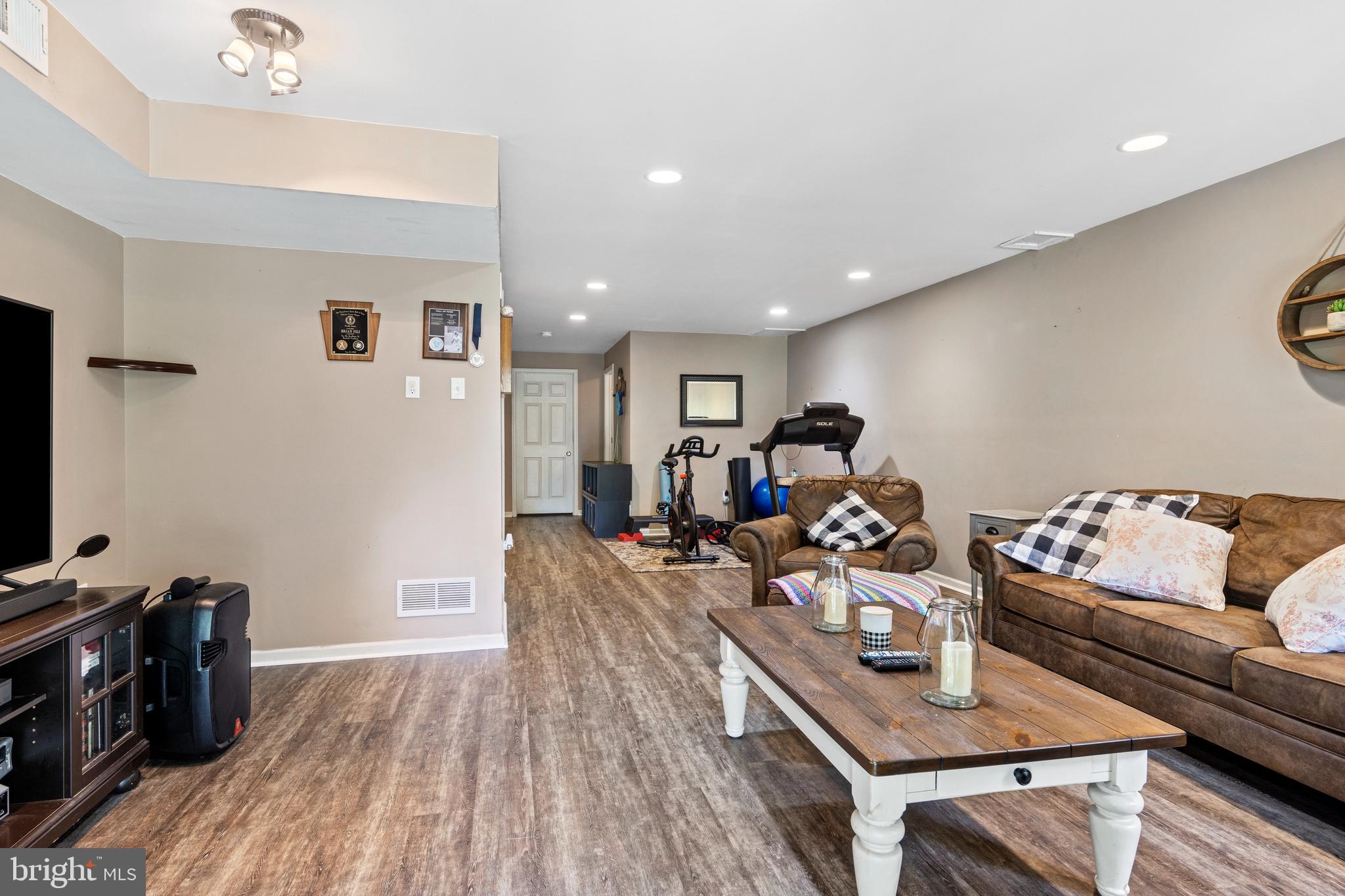 204 Springvalley Way Aston, PA 19014 - Photo 20 of 23