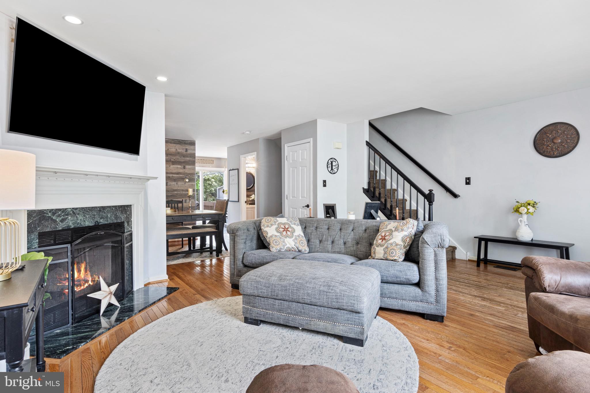 204 Springvalley Way Aston, PA 19014 - Photo 4 of 23