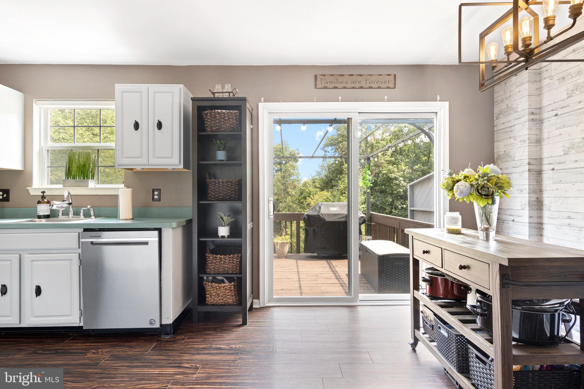 204 Springvalley Way Aston, PA 19014 - Photo 8 of 23