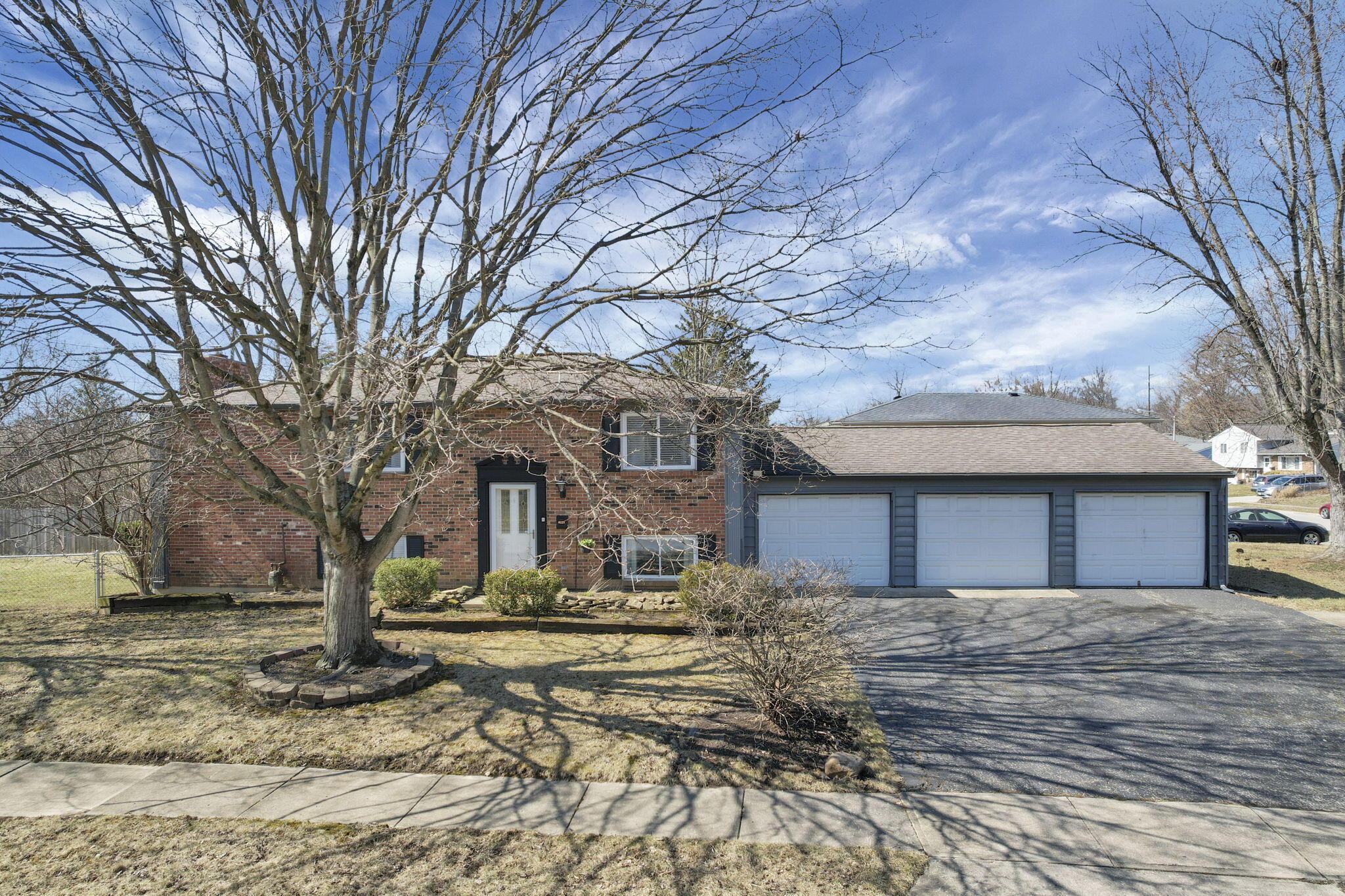 6221 Bader Road Westerville, OH 43081 - Photo 33 of 63 Plenty of Parking
