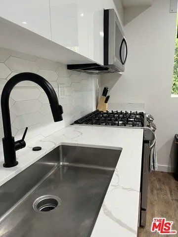 a close view of sink