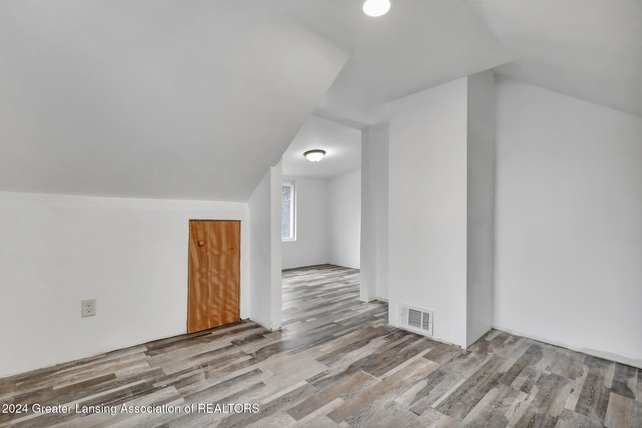 2210 Washington Road Lansing, MI 48911 - Photo 21 of 23 21-web-or-mls-Open Ended Media-21