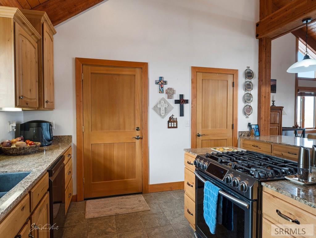 28 Lost Valley Road Salmon, ID 83467 - Photo 39 of 74 Kitchen
