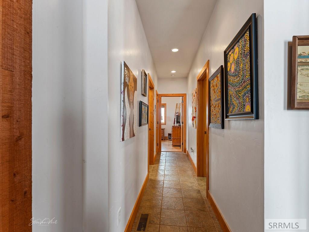 28 Lost Valley Road Salmon, ID 83467 - Photo 54 of 74 Main Floor Hallway