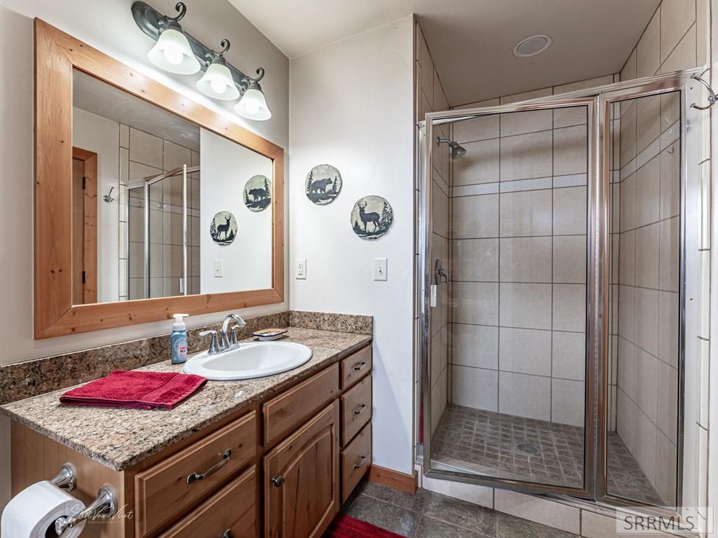 28 Lost Valley Road Salmon, ID 83467 - Photo 55 of 74 Main Floor Bath