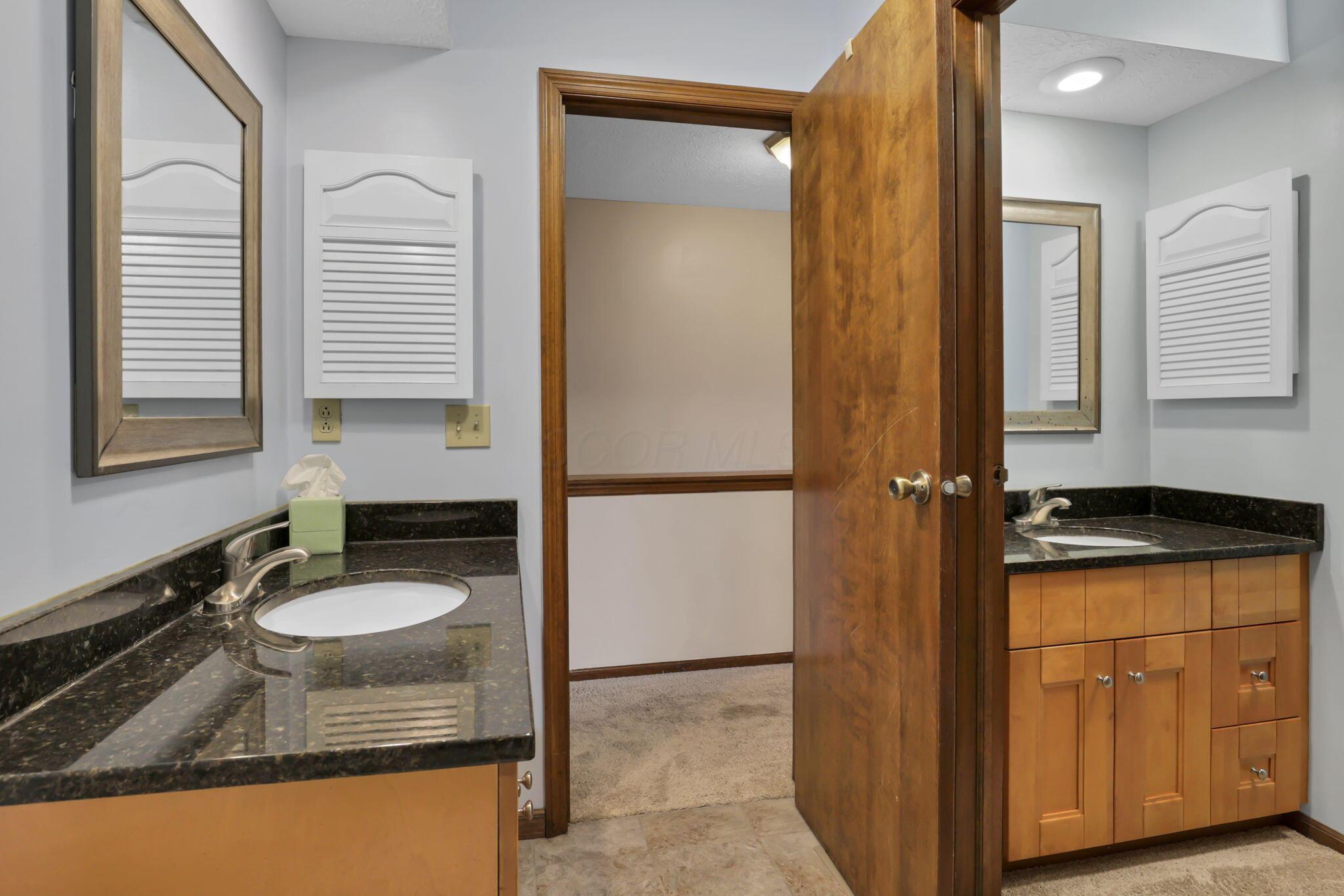 2014 Queensgate Lane Columbus, OH 43235 - Photo 13 of 26 31-web-or-mls-0N4A5869