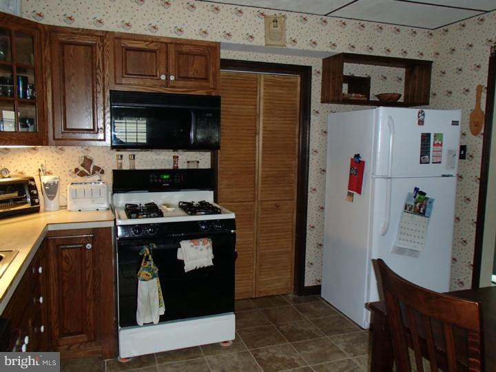 680 Locust Road Warminster, PA 18974 - Photo 4 of 25 Gallery Image 4