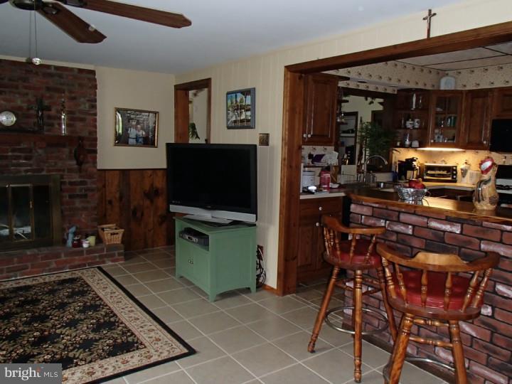 680 Locust Road Warminster, PA 18974 - Photo 10 of 25 Gallery Image 10