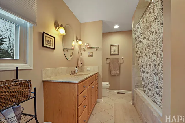 $525,000 | 84 Foxboro Lane, Gurnee, IL 60031