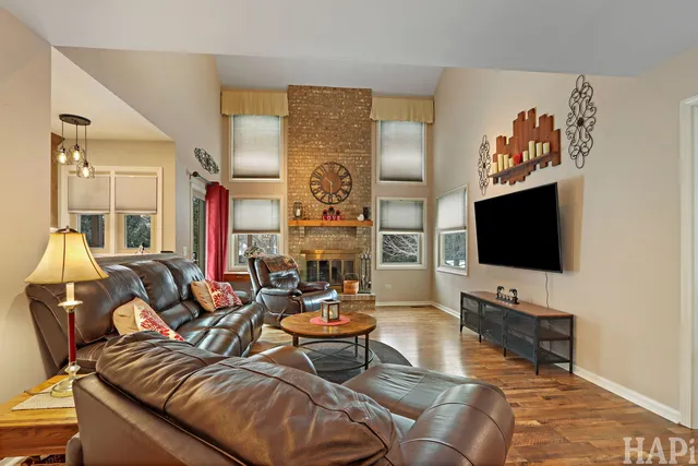 $525,000 | 84 Foxboro Lane, Gurnee, IL 60031