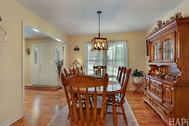 $525,000 | 84 Foxboro Lane, Gurnee, IL 60031