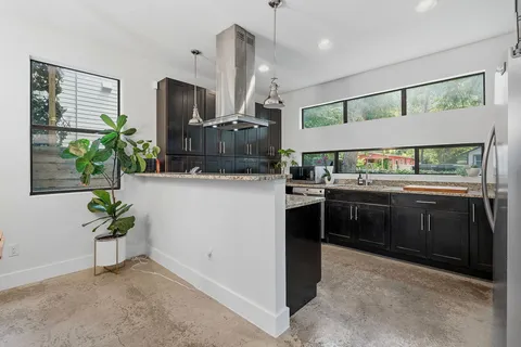 $4,500 | 2704 East 4th Street, Austin, TX 78702