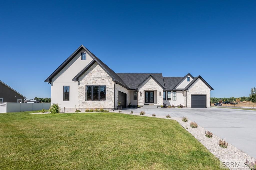 5525 Klamath Fls Street Ammon, ID 83401 - Photo 1 of 78 Main View