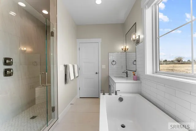 $999,000 | 5525 Klamath Fls Street, Ammon, ID 83401