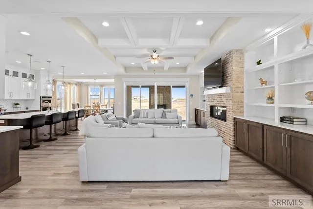 $999,000 | 5525 Klamath Fls Street, Ammon, ID 83401