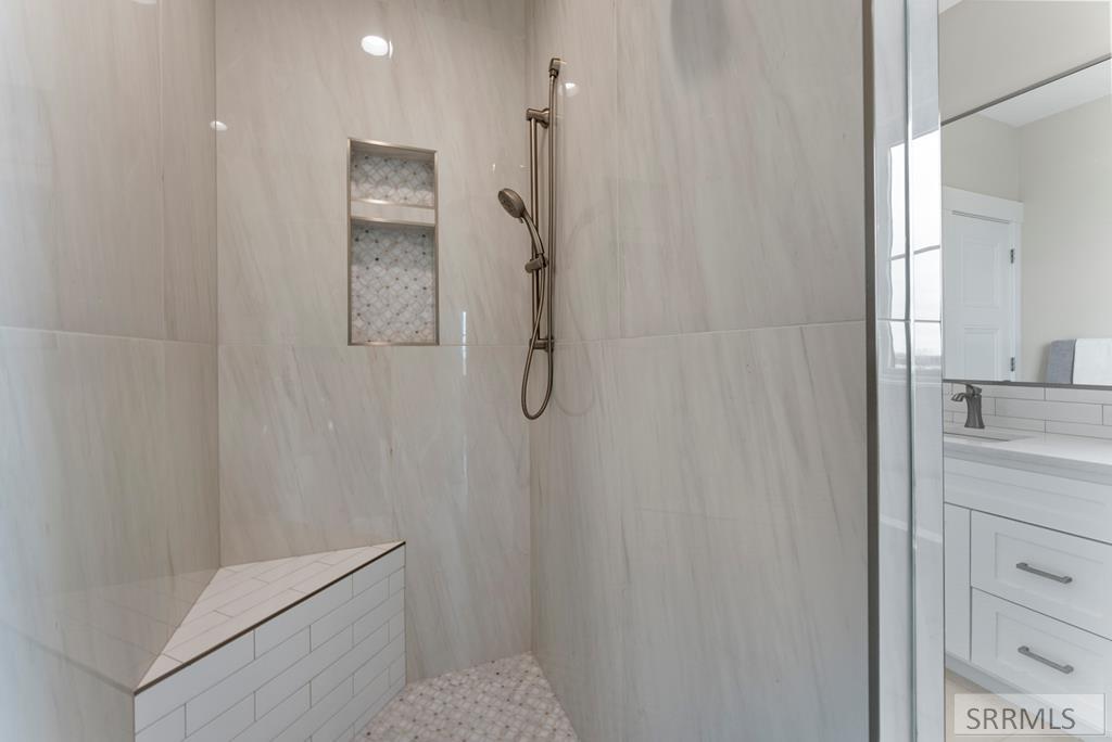 5525 Klamath Fls Street Ammon, ID 83401 - Photo 33 of 78