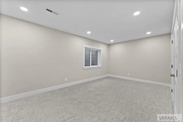 $999,000 | 5525 Klamath Fls Street, Ammon, ID 83401