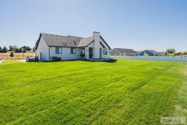 $999,000 | 5525 Klamath Fls Street, Ammon, ID 83401