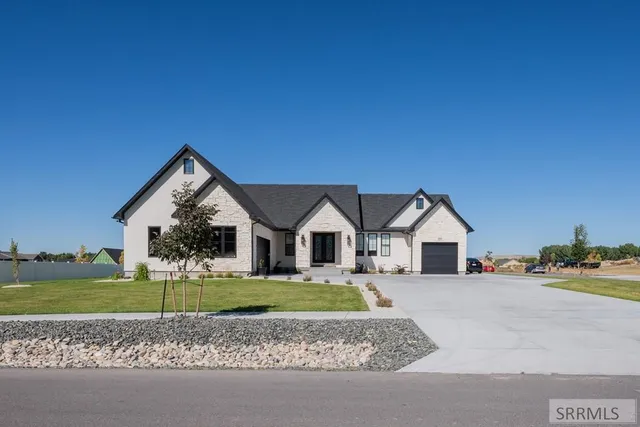 $999,000 | 5525 Klamath Fls Street, Ammon, ID 83401