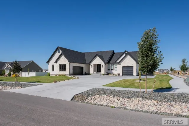 $999,000 | 5525 Klamath Fls Street, Ammon, ID 83401