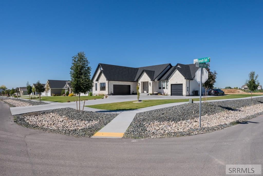 5525 Klamath Fls Street Ammon, ID 83401 - Photo 75 of 78