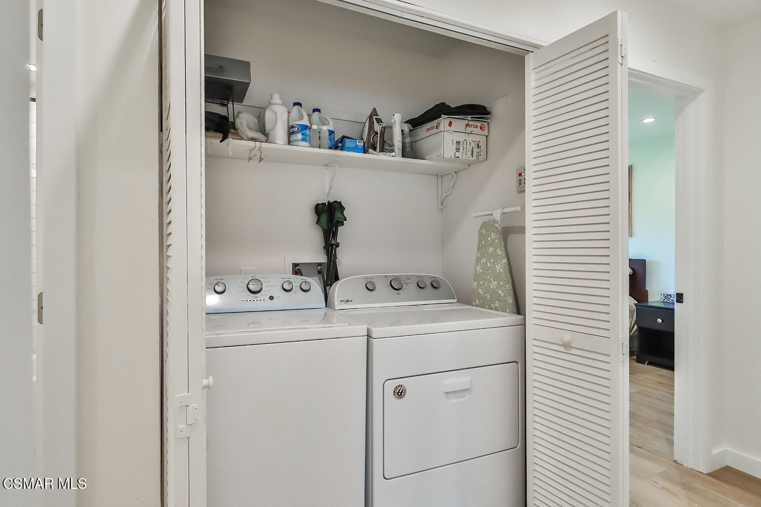 775 Ashland Avenue Simi Valley, CA 93065 - Photo 19 of 36 a utility room with dryer and washer