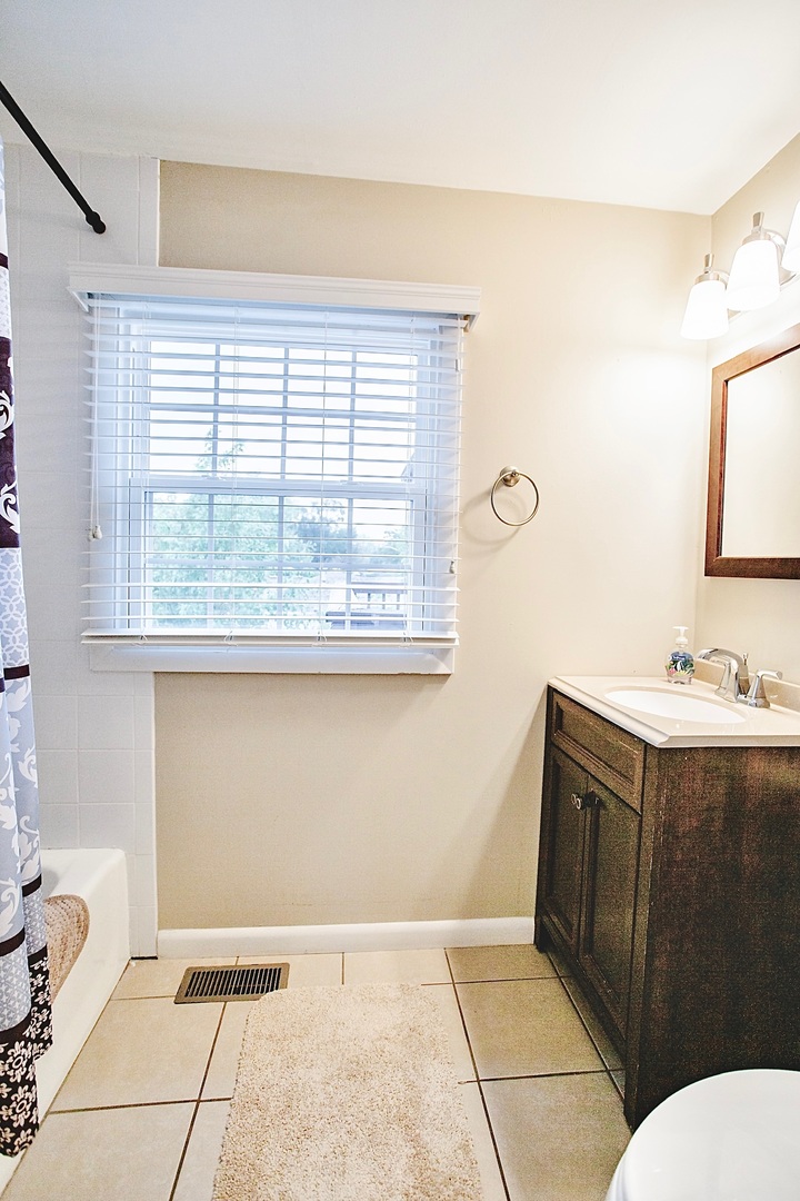 726 South Dennis Road Wheeling, IL 60090 - Photo 23 of 27 Gallery Image 23
