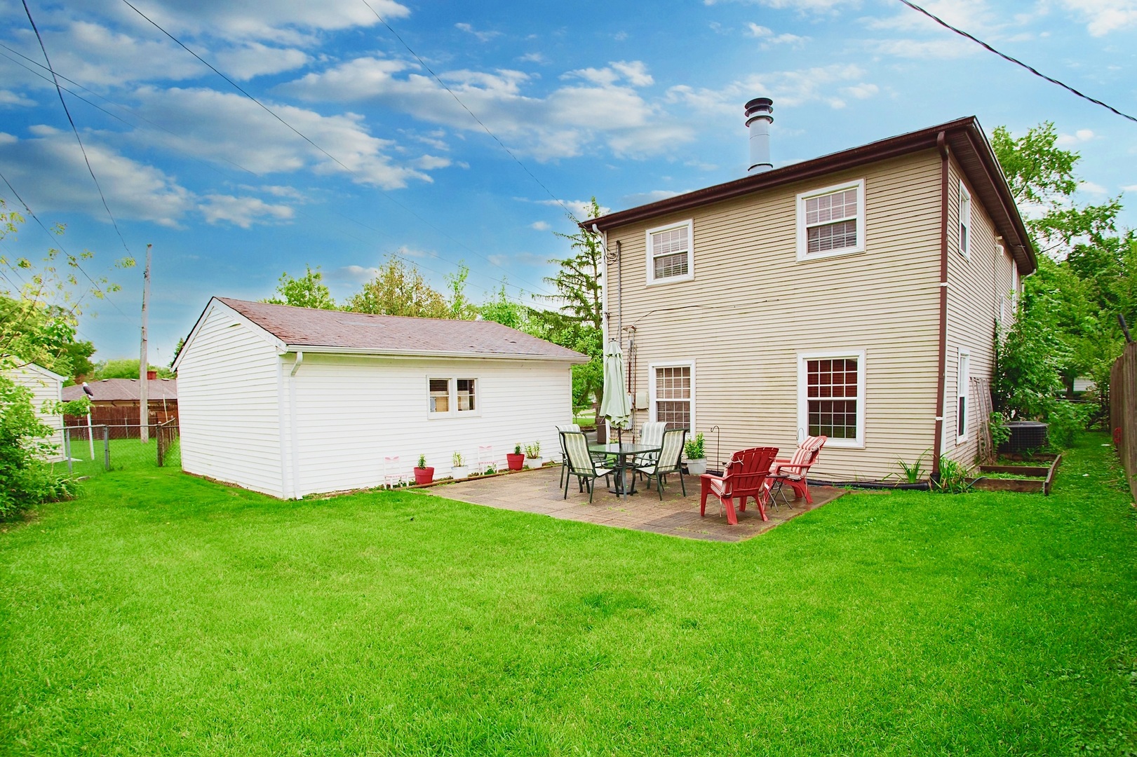 726 South Dennis Road Wheeling, IL 60090 - Photo 3 of 27 Gallery Image 3