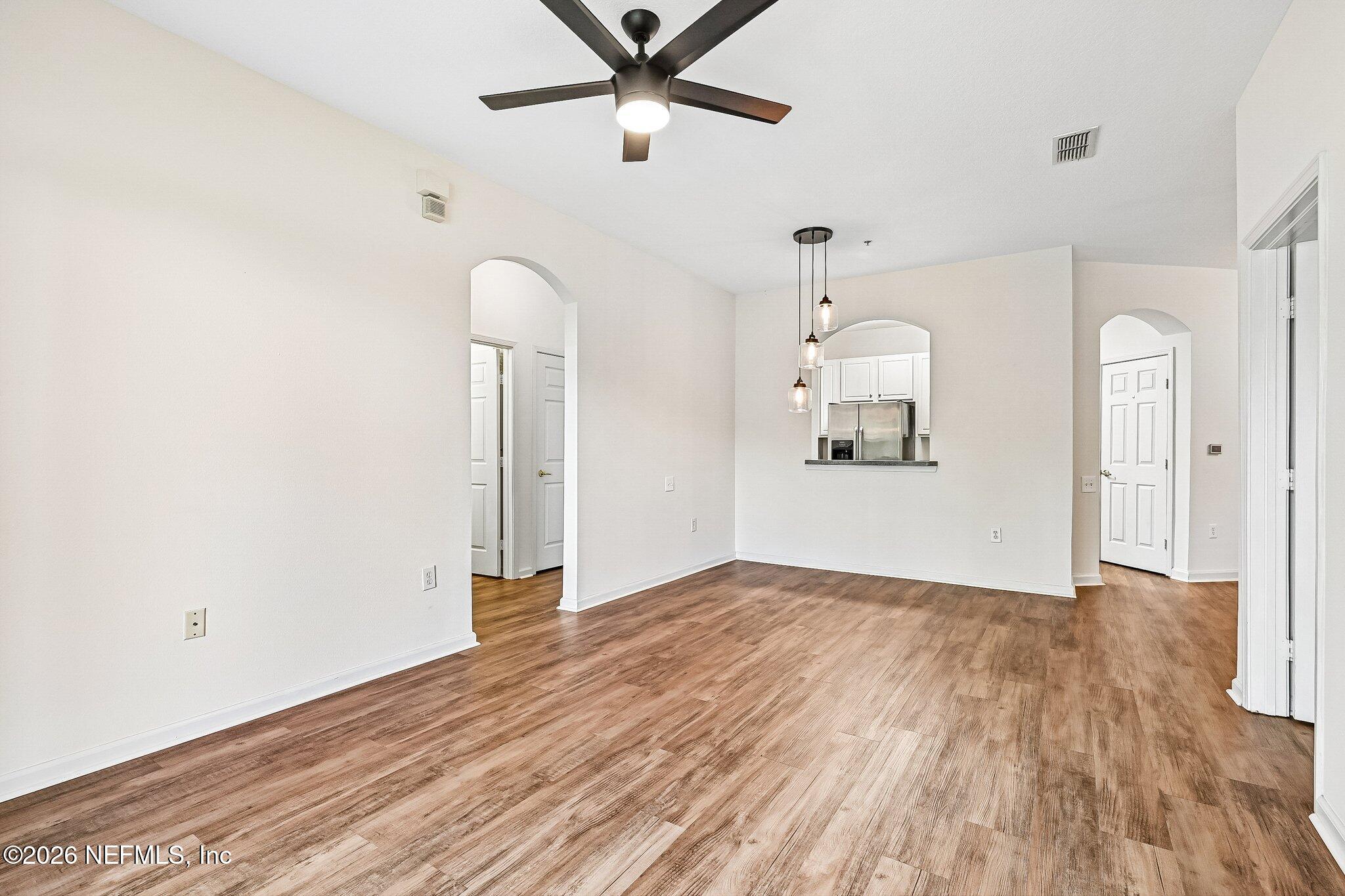 10550 Baymeadows Road, Unit 303 Jacksonville, FL 32256 - Photo 8 of 41 Living Room