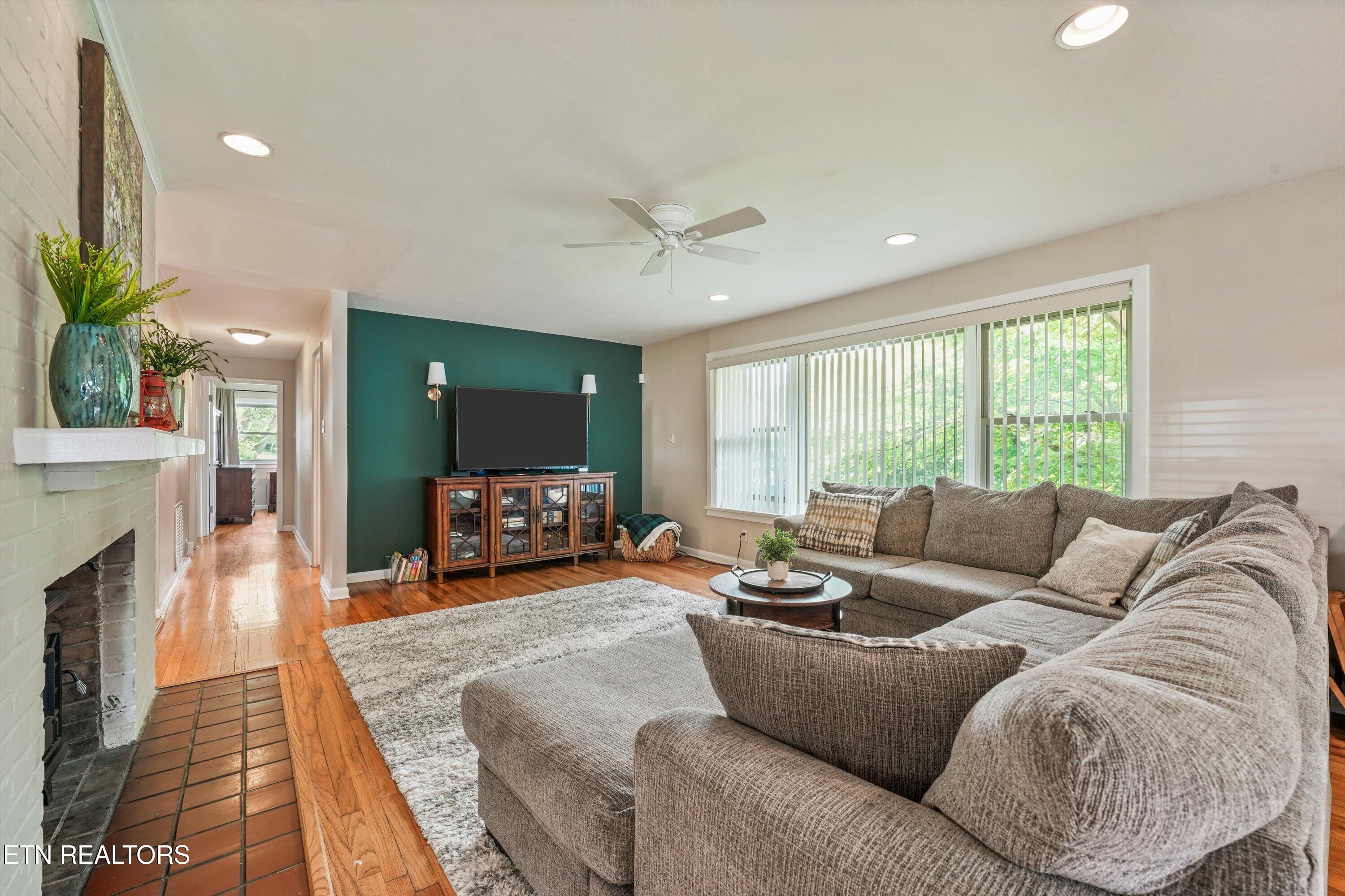 109 Cahill Lane Oak Ridge, TN 37830 - Photo 18 of 38 18-109 Cahill Ln 18