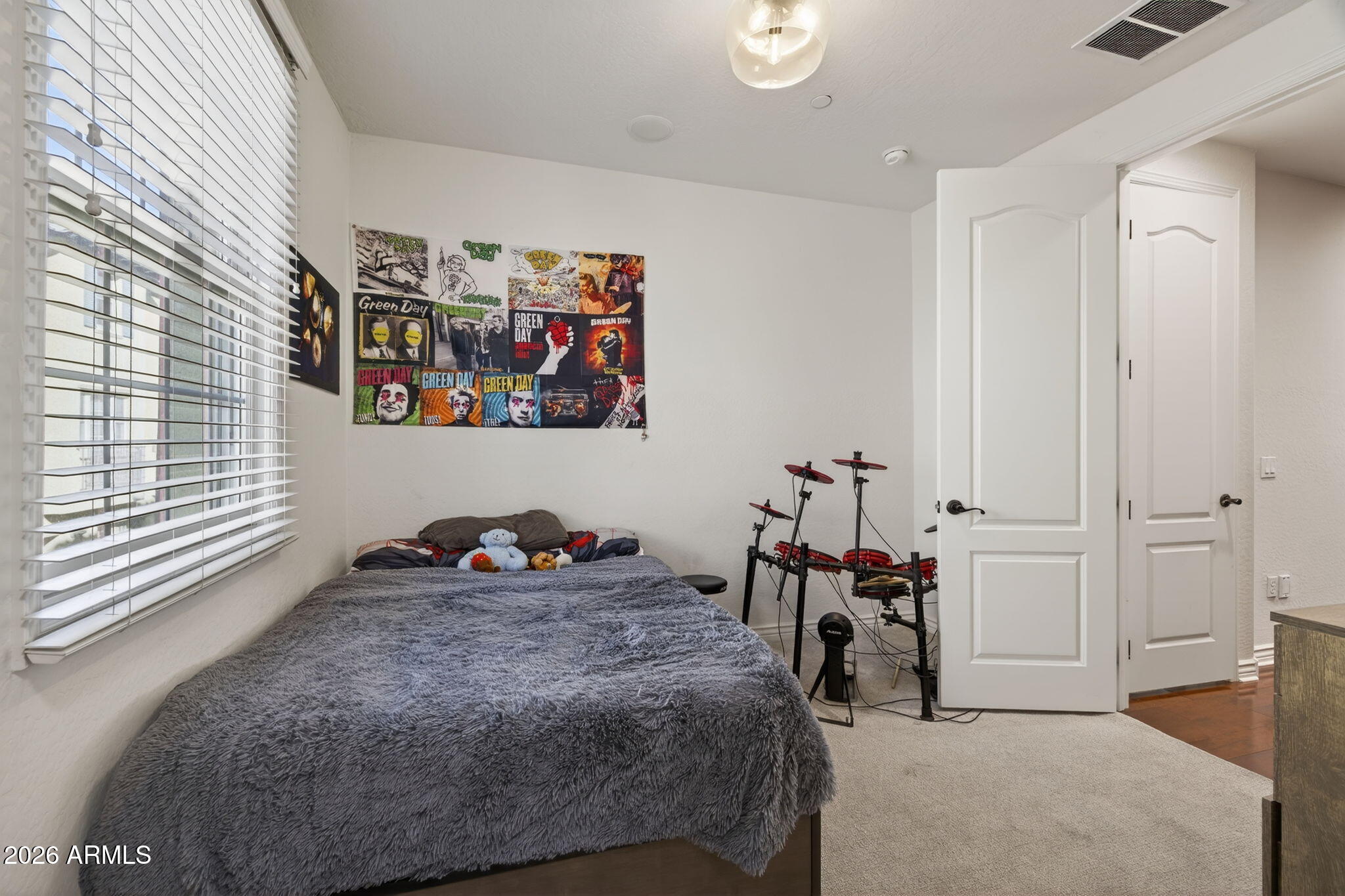 4423 North 24th Way Phoenix, AZ 85016 - Photo 19 of 29 Guest bedroom
