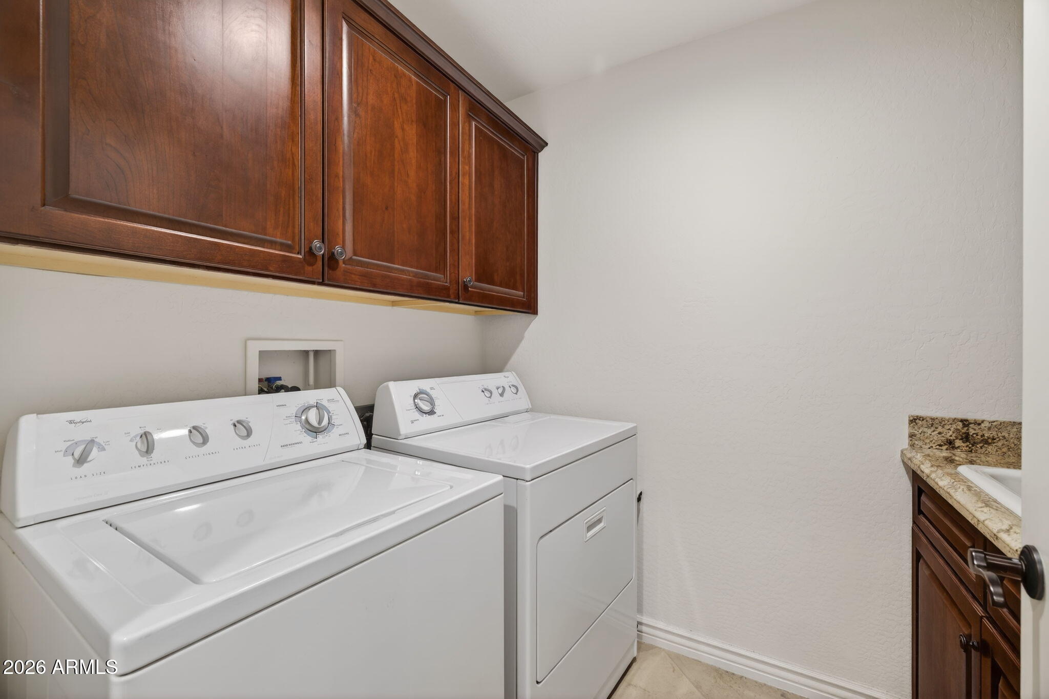 4423 North 24th Way Phoenix, AZ 85016 - Photo 23 of 29 Laundry room