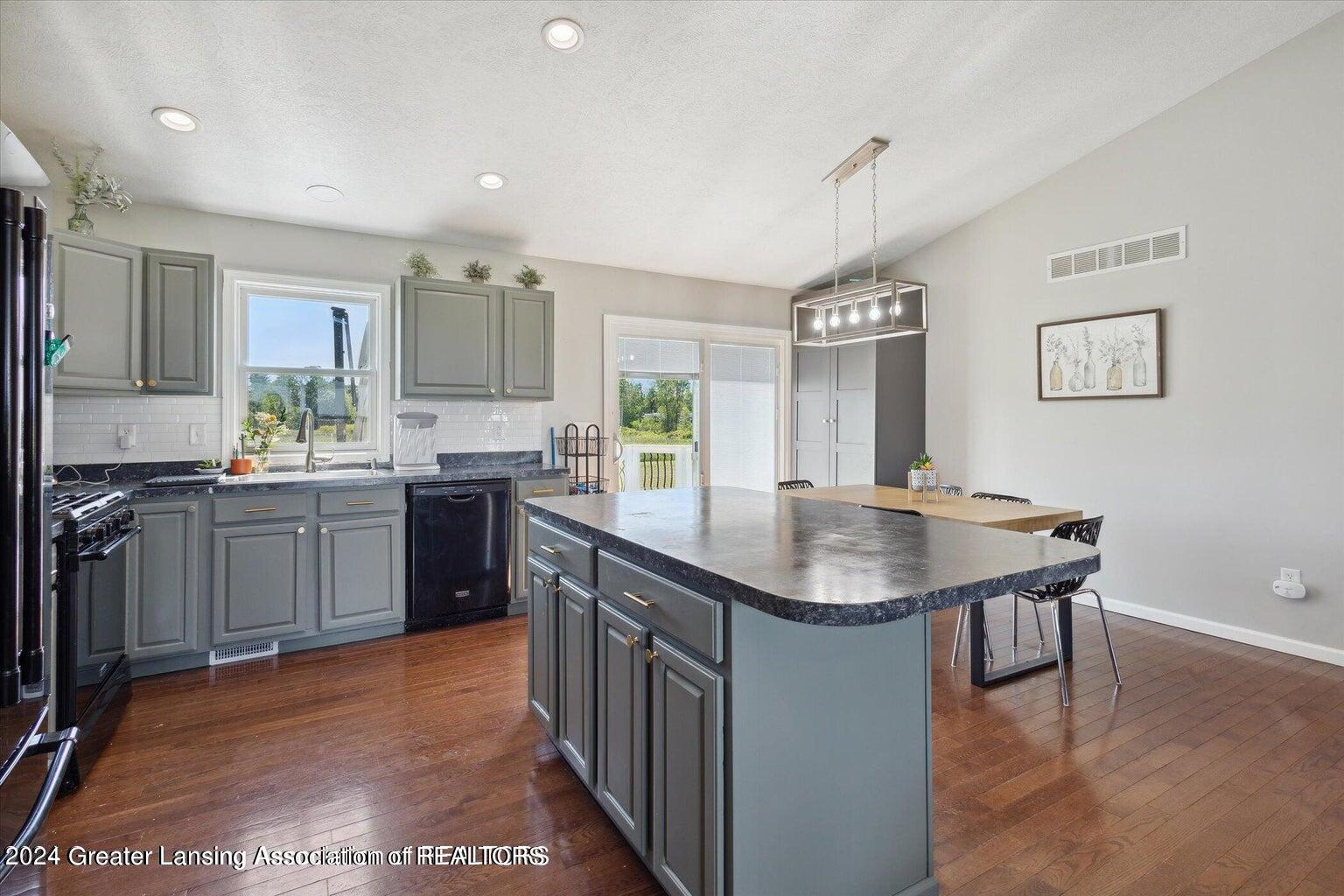 7140 Oneida Road Charlotte, MI 48813 - Photo 13 of 55 20240603172511808526000000-o