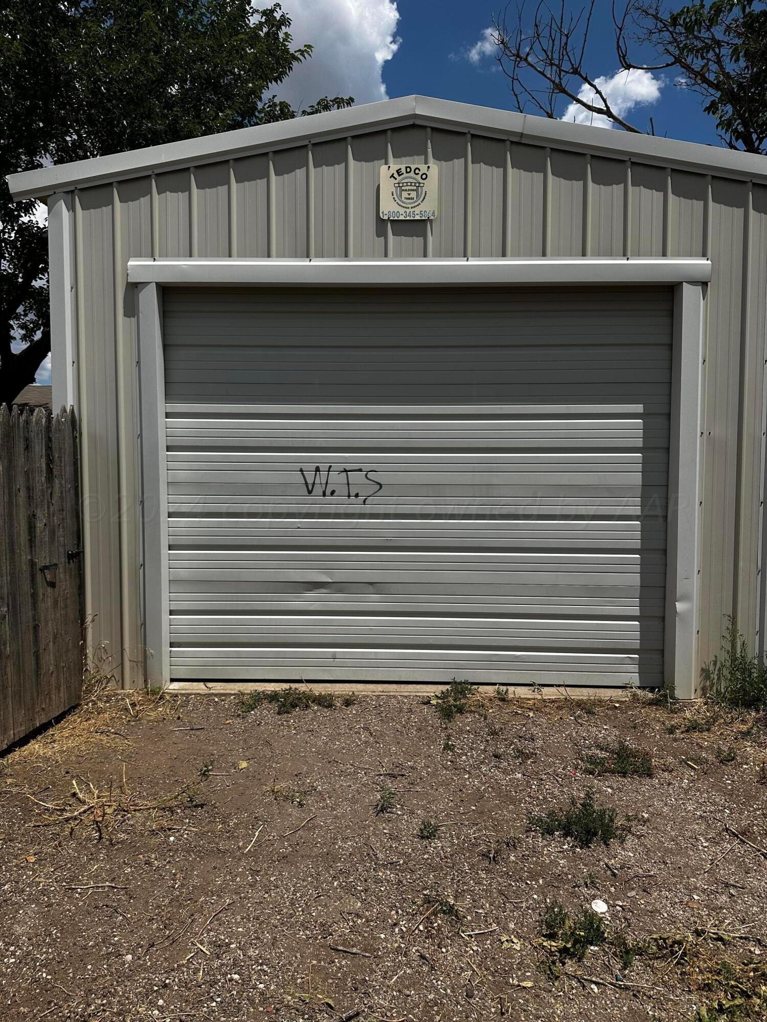 4209 Mesa Circle Amarillo, TX 79109 - Photo 9 of 9 a view of a house with a window