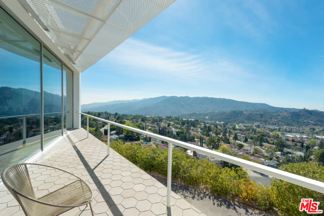 3947 Markridge Road La Crescenta, CA 91214 - Photo 11 of 54