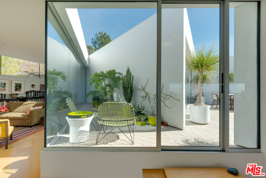 3947 Markridge Road La Crescenta, CA 91214 - Photo 16 of 54