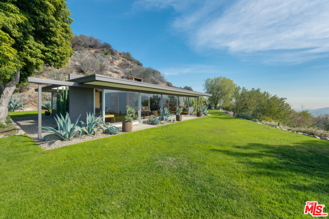 3947 Markridge Road La Crescenta, CA 91214 - Photo 30 of 54