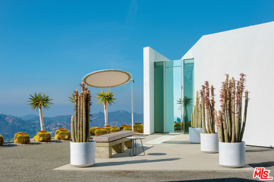 3947 Markridge Road La Crescenta, CA 91214 - Photo 6 of 54